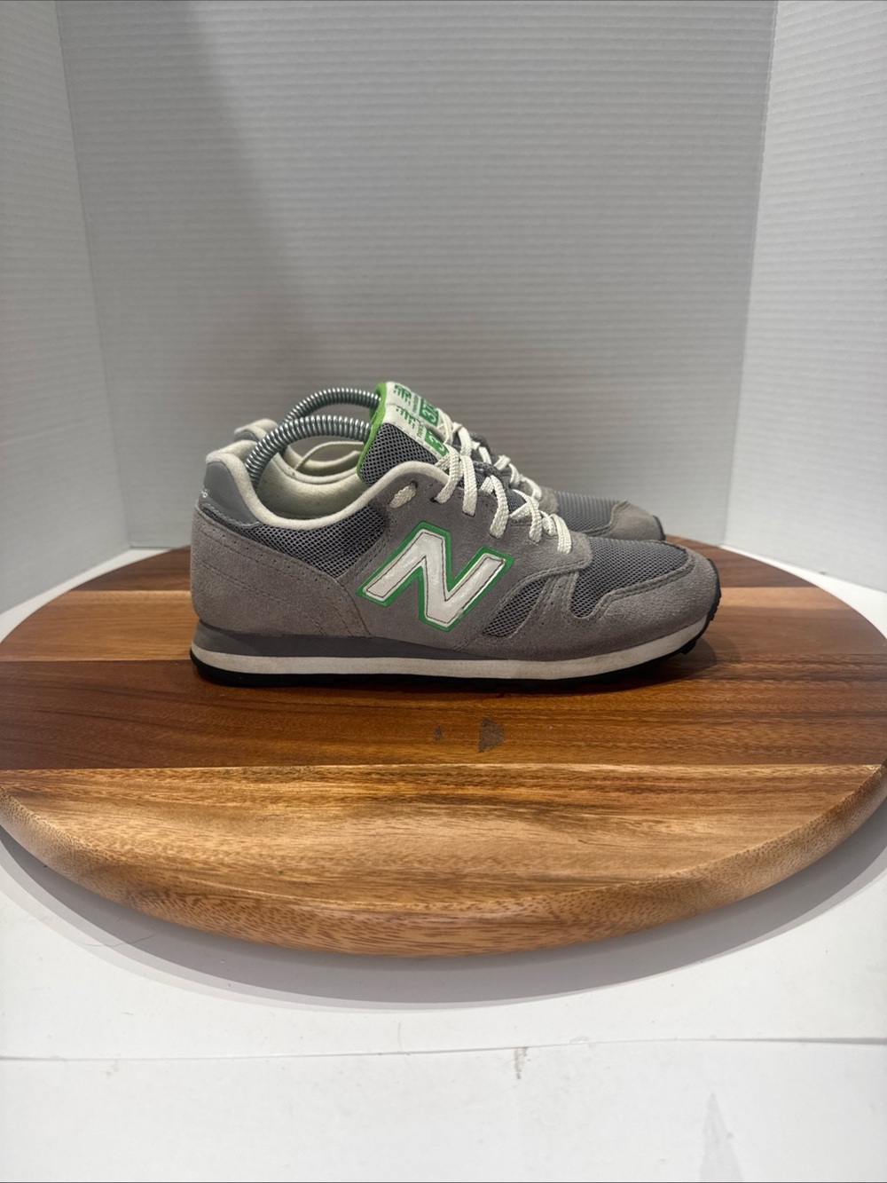 New Balance 373 Women’s Size 6 Gray Lime Green Retro Sneakers W373GGS